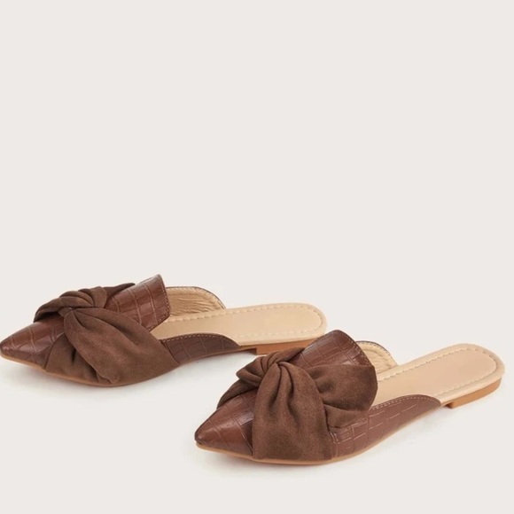 ❤️Croc Embossed Twist Flat Mules - Picture 4 of 8